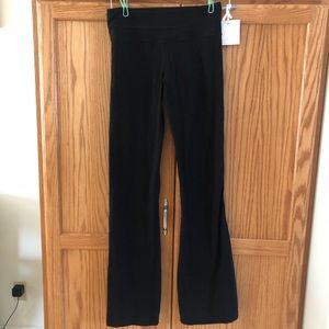 Lululemon black yoga pants size 4
